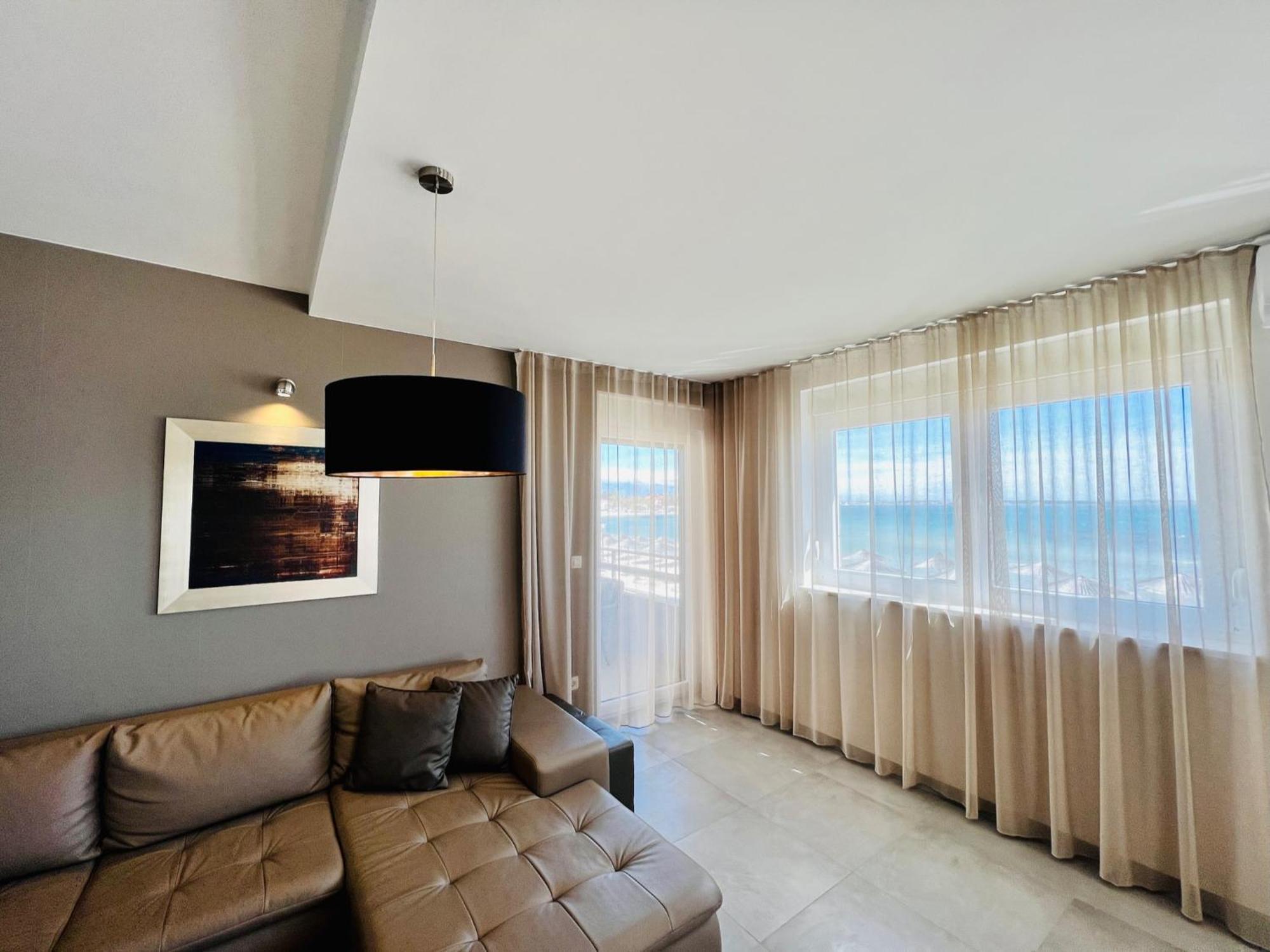 Apartments The Beach Resort Vir Exterior photo