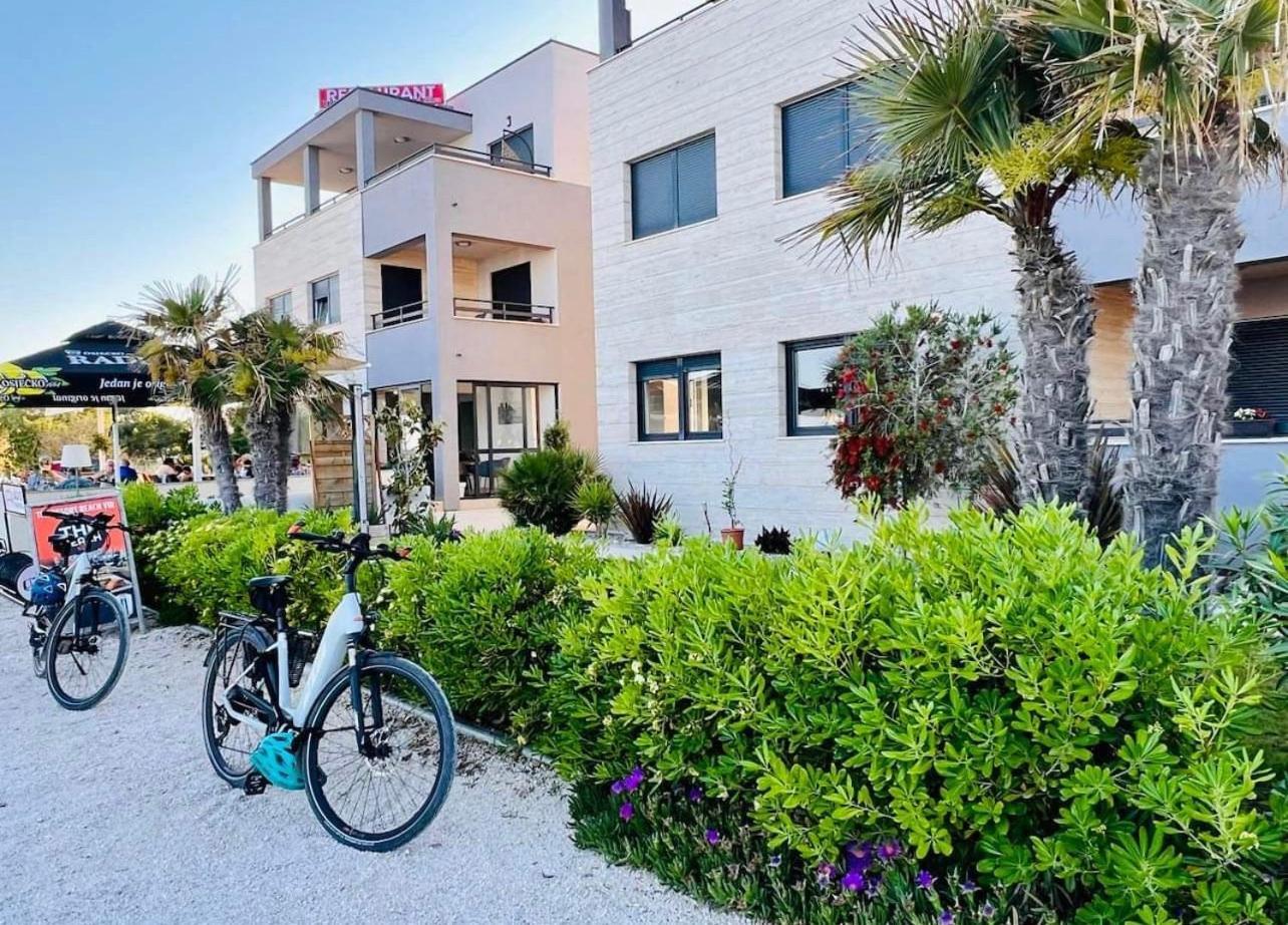 Apartments The Beach Resort Vir Exterior photo