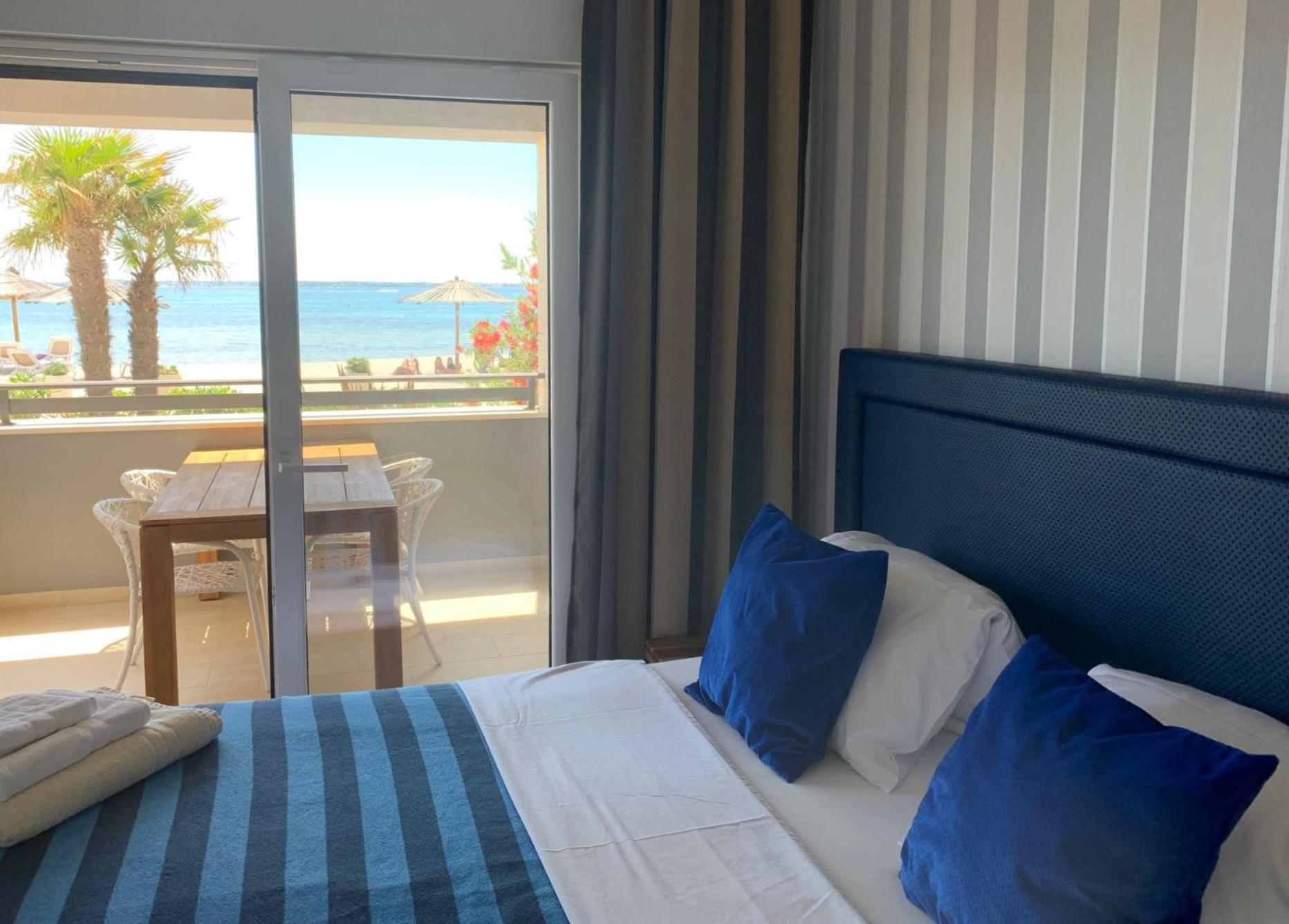 Apartments The Beach Resort Vir Exterior photo